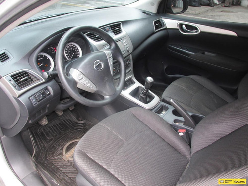 Imagen 10 de 15 de Nissan Sentra 1.8 B17 Advance