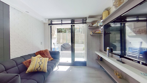 Moderno En Primer Piso Con Patio Privado (85039)