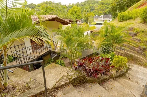 Casa En Venta Los Campitos Lp