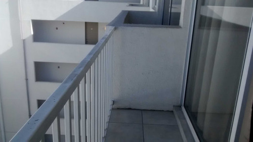 Comodo Departamento Con Estacionamiento (71611)