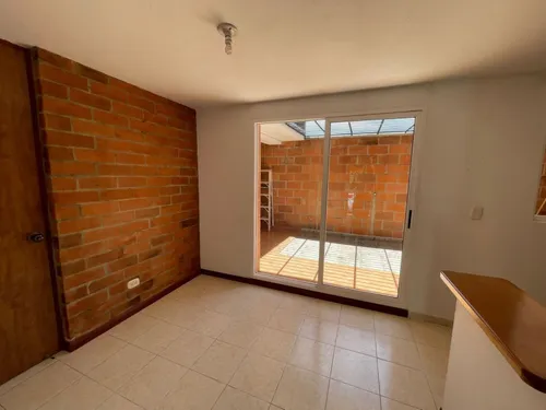 Casa En Venta En Jardines De La Católica. Cod V11893