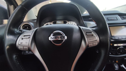 Imagen 9 de 18 de Nissan Np300 Le 4wd Dsl Aut 2017