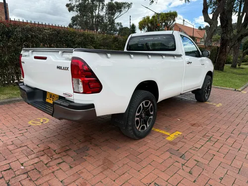 Toyota Hilux 2.7cc Mt 2022