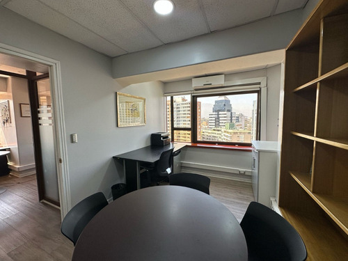 Arriendo Oficina 5 Privados, Sala De Reuniones, 2 Baños