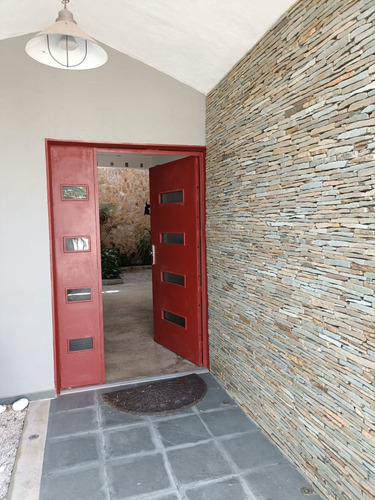 Inmobilia Group Vende Moderna Casa En Colinas De Guataparo