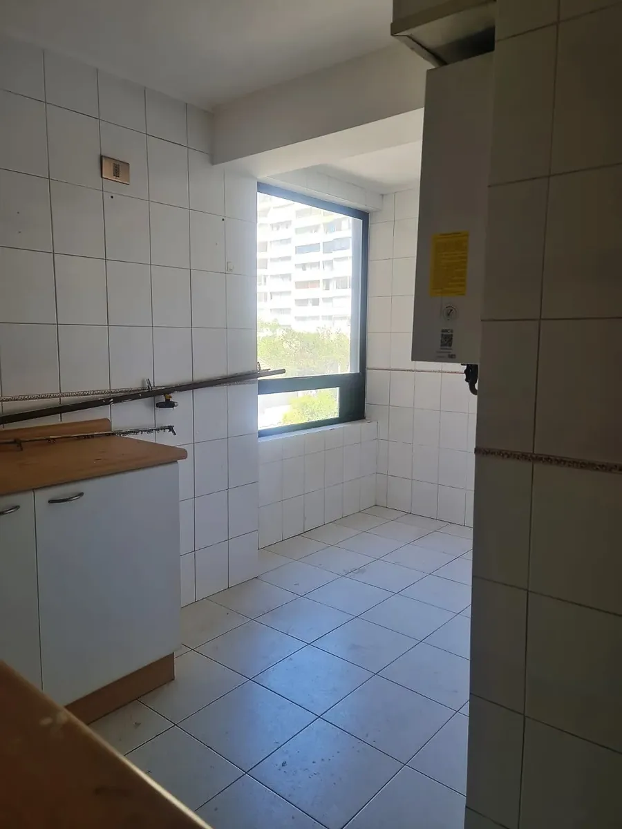 Imagen 4 de 19 de Amplio Departamento En Calle Traslaviña, Sector Residencial