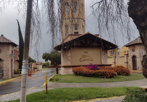 Amplia Casa De 3 Recámaras A La Venta En Fracc.  Real Castell, Ojo De Agua Tecámac Rfh