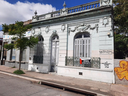 Venta Sobre Avenida Garzon.. Casa O Comercio