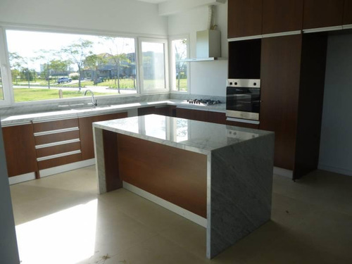 Imagen 6 de 8 de Casa En Venta En El Golf, Nordelta, G.b.a. Zona Norte