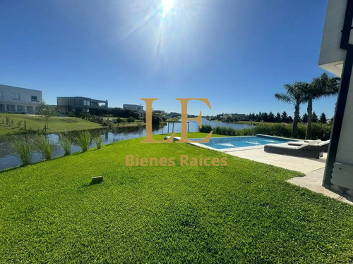 Venta Casa En El Naudir A La Laguna