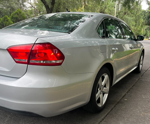 Volkswagen Passat 2.5 Highline L5 P Nave At