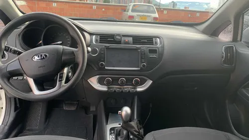 Kia Rio 1.4 4 p Automática