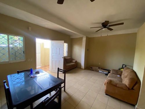 Excelente Casa En La Colosio R.a