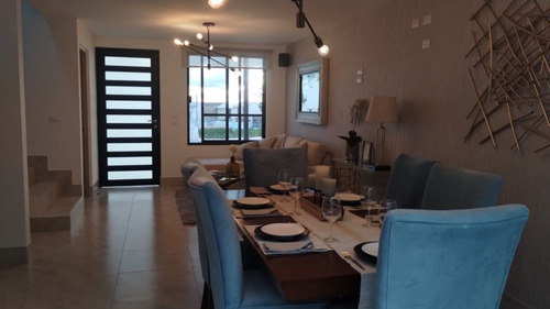 Casa En Venta En Sonterra, 2 Recamaras, 2.5 Baños, Alberca, Equipada, De Lujo!