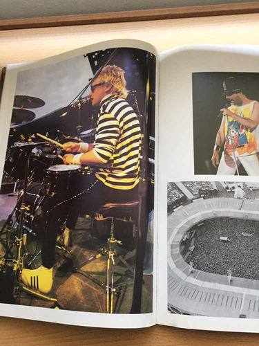 Queen A Magic Tour - Libro De Gira