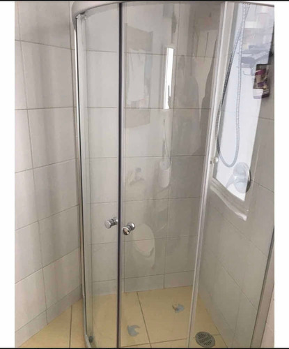 Imagen 3 de 5 de Cabina De Baño Ovalada 90x90 Cristal Templado 6mm