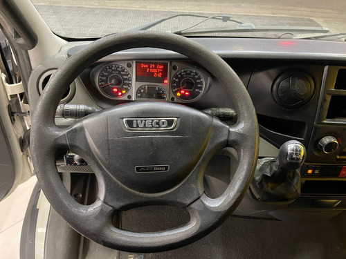 Iveco Daily 35s14 2018 *refrigerada Com Gancheira