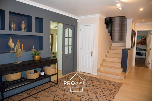 Casa En Arriendo De 5 Dorm. En Las Condes