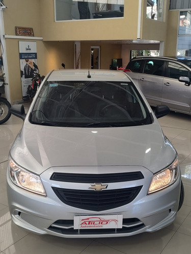Imagen 5 de 18 de Chevrolet Onix 2016 1.4 Lt 98cv