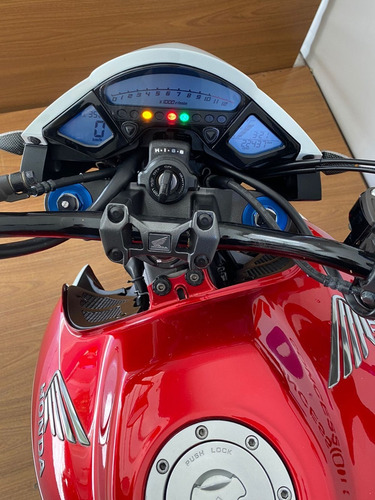 Imagem 6 de 11 de Honda Cb 1000 R Barracuda 2015 Com Acessórios