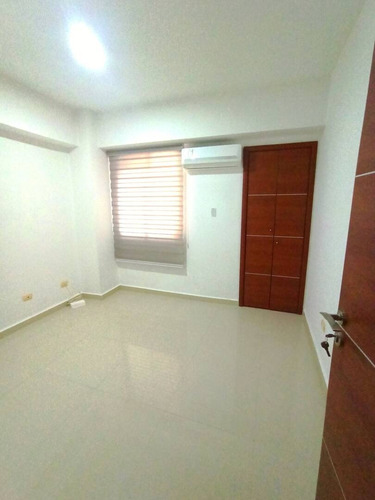 Imagen 17 de 22 de Hermoso Apartamento En Res. Chelsea Court, El Parral Oportunidad 110mt² Marialex Martinez 146323