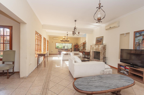 Casa Venta 4 Dormitorios 4 Baños Jardín Pileta 3046 Mts2 Totales - Gorina