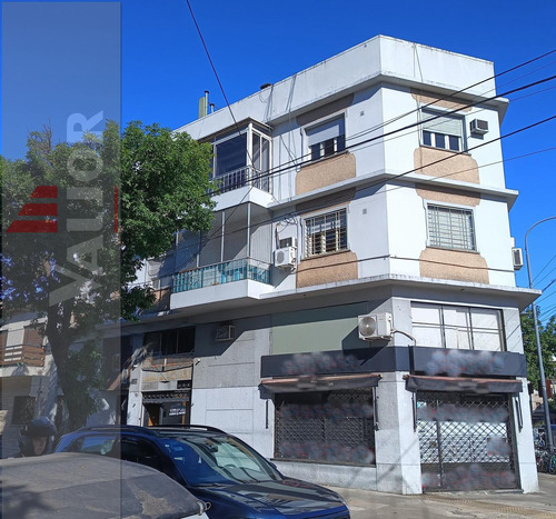 Departamento De 3 Amb Al Frente C/balcon!!! 2do. X Escalera - Ideal Inversor (alquilado)