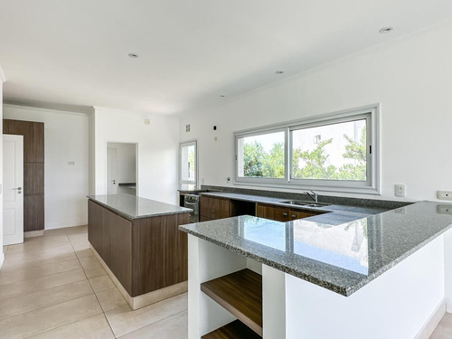 Imagen 8 de 26 de Venta Casa A La Laguna - Barrio San Francisco Villa Nueva Tigre