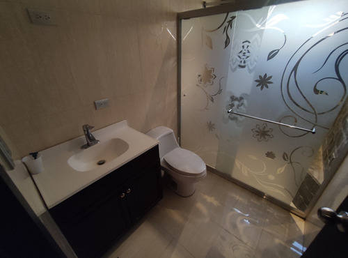 Imagen 8 de 16 de En Venta Hermoso Duplex En Entrada De La Pedrera, Las Delicias Maracay 04243368365