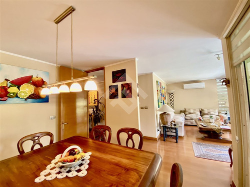 Casa En Venta De 4 Dorm. En La Reina
