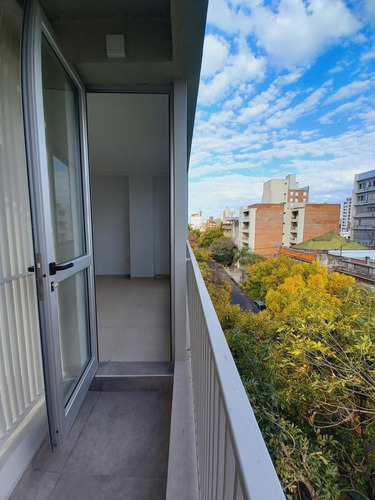 Imagen 6 de 18 de Departamento 2 Dormitorios En Venta - Constituyentes