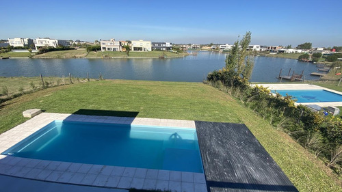 Imagen 5 de 22 de Casa En Venta - San Sebastián, Area 5