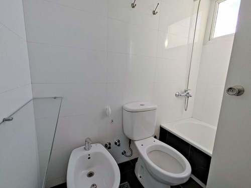 Imagen 9 de 13 de Venta Triplex 4 Dormitorios, 3 Cocheras - Terraza Exclusiva Con Hidro - Bv Oroño 1245 - Rosario