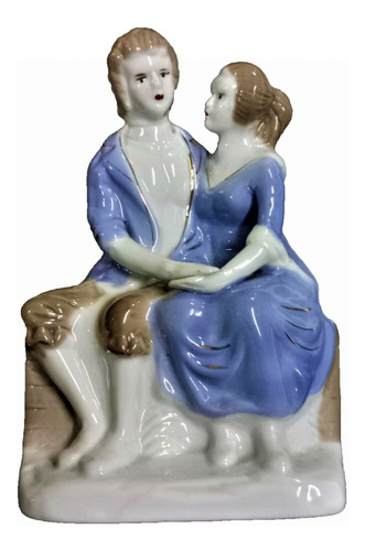 Adorno Para Decoración  Pareja Antigua  De Porcelana