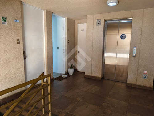 Departamento En Venta De 3 Dorm. En Cerrillos