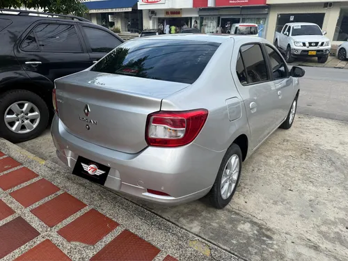 Renault Logan 1.6 Privilege / Intens