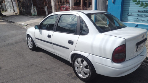 Chevrolet Corsa Sedan 1.6 Classic 4p