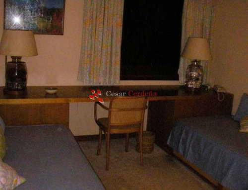 Casa En Golf, 4 Dormitorios *- Ref: 1064