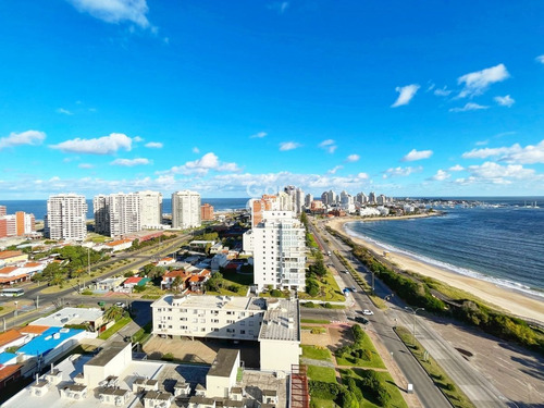 Imagen 17 de 17 de Amplia Planta Esquinera En Playa Mansa, Increibles Vistas!