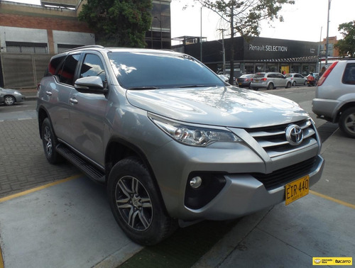 Imagen 3 de 25 de Toyota Fortuner
