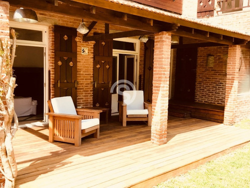 Excelente Casa En Venta En Zona Golf, Financiación - Ref: 4781