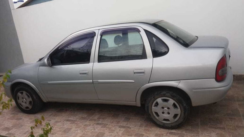 Vendo Corsa Sedan Da Chevrolet Na Cor Prata 4 Portas