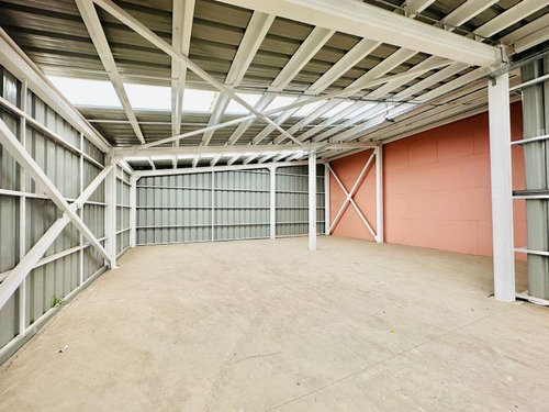 Arriendo Local 200 M2 + Bodega 700 M2 Total 900 M2