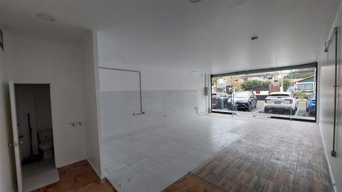 Arriendo Local En Centro Comercial Bien Ubicado En Ñuñoa