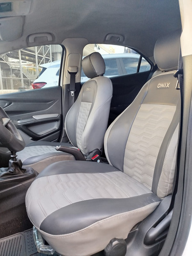 Chevrolet Onix Chevrolet Onix 1.0 LT SPE/4