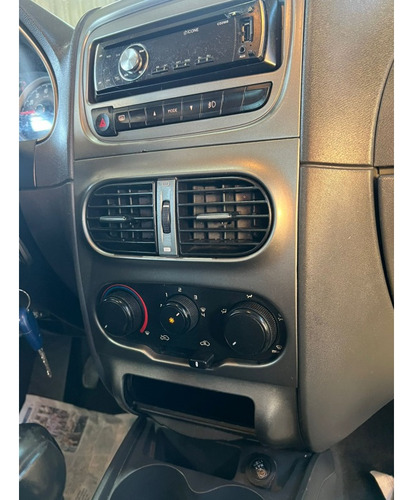 Fiat Palio 1.6 TREKKING WEEKEND 16V FLEX 4P MANUAL