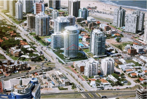 Apartamento En Brava, 1 Dormitorios *- Ref: 2538