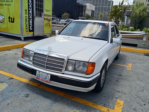 Mercedes Benz 260e