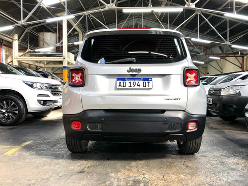 Imagen 5 de 14 de Jeep Renegade 1.8 Sport 2018