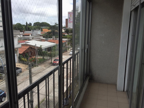 3 Dormitorios , Balcón Y Garage